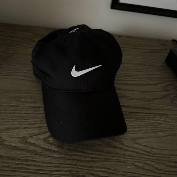 Nike Black Hat with White Logo - Picture 6 of 6